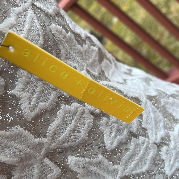 New! Alice and Olivia SZ 2, crystal jacquard lace shift dress. - Picture 6 of 13